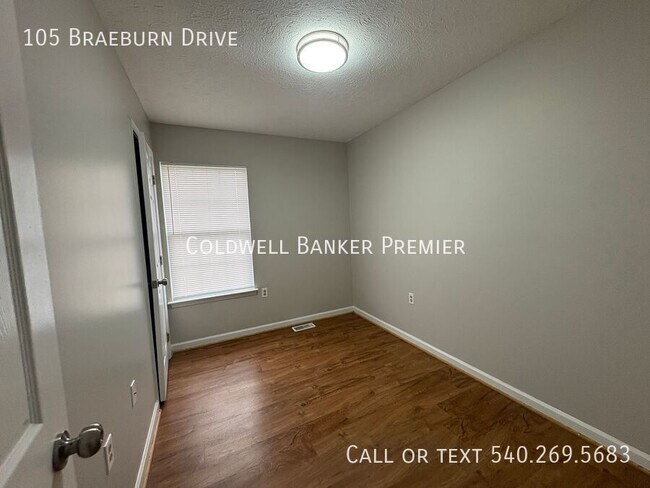 Building Photo - 105 Braeburn Dr