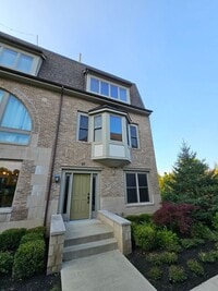 Building Photo - 31 Ashbourne Dr