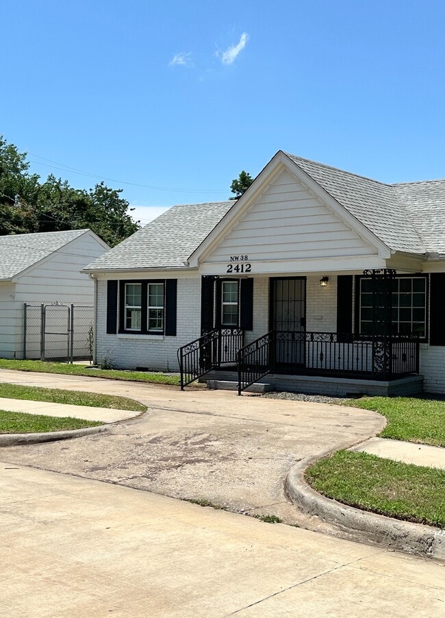 Primary Photo - 2412 NW 38th St