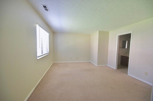 Building Photo - 2245 Hedgerow Road