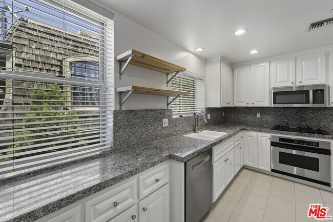 Building Photo - 1820 Benecia Ave