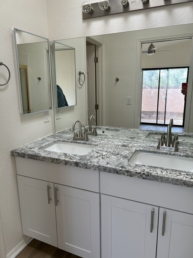 Building Photo - Unfurnished single story home in Villa Santa Rita Best Kept Secret.