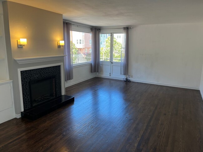 Building Photo - Rare opportunity to live on San Francisco'...