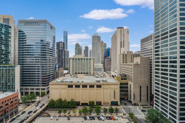 Building Photo - 405 N Wabash Ave