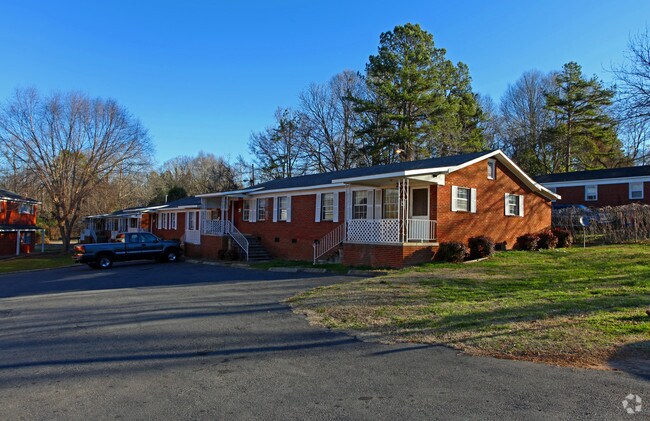 Building Photo - University Townhomes