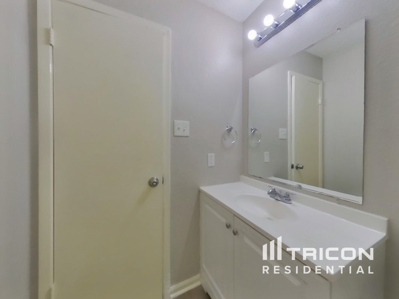 Building Photo - 3107 Lucida Ln