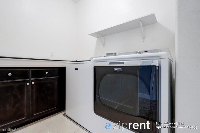 Building Photo - 4 br, 3 bath House - 1125 Berkshire Dr, La...