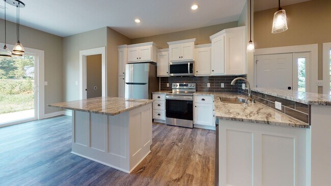 Building Photo - 17212-17224 Palazzo Drive