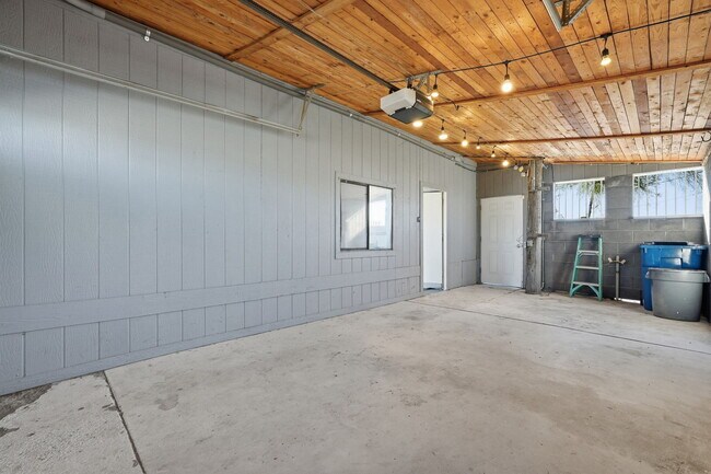 Building Photo - 2237 W Foothill St