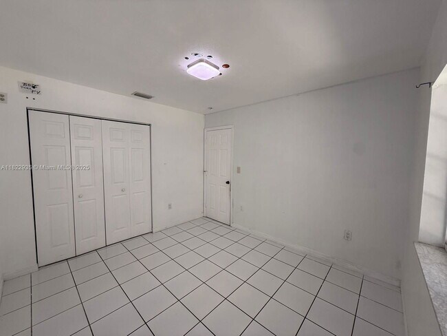 Building Photo - 3460 SW 154th Ct