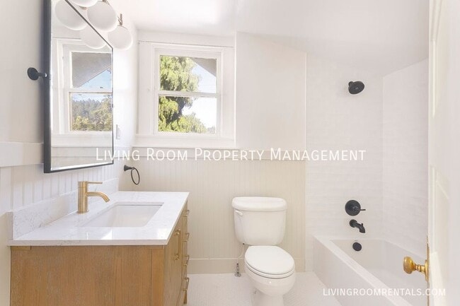 Building Photo - 6303 SE Windsor Ct