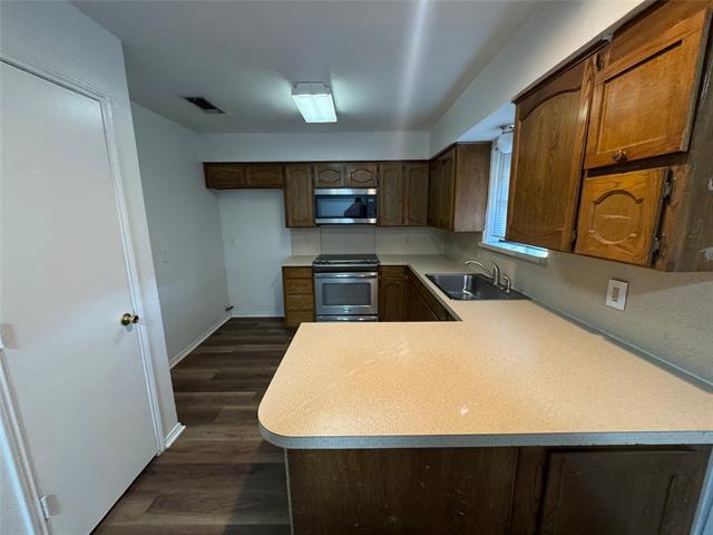 Building Photo - 706 Paintbrush Dr