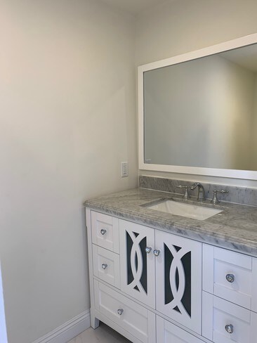 Building Photo - 4595 De Celis Pl