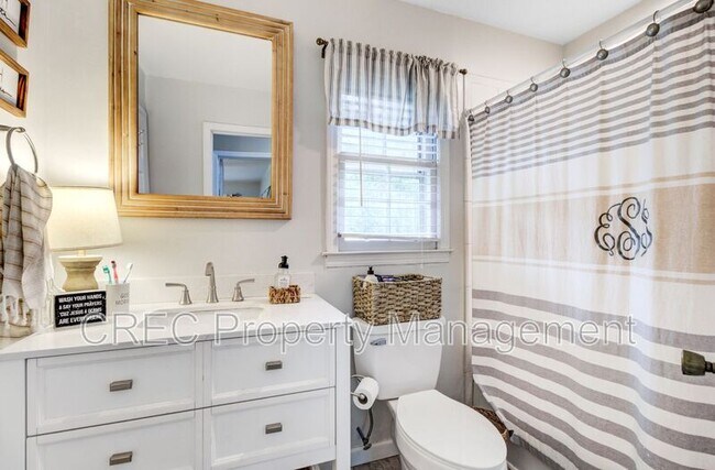 Building Photo - 109 Fort St