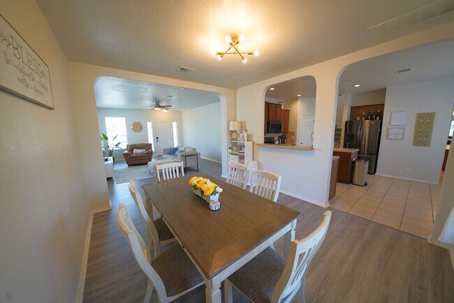 Building Photo - Spacious Schertz Home with Game Room - Realtor Commission: $500