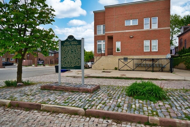 Building Photo - 701 W Canfield St