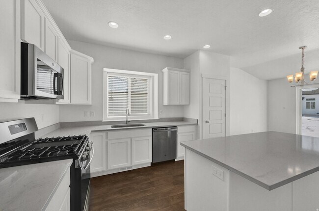 Building Photo - 2541 N Fall Breeze Wy