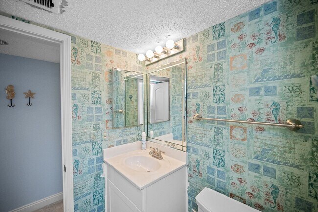 Building Photo - 4610 White Ave