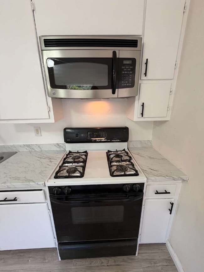 Building Photo - "Charming Concord Retreat: 3-Bedroom, 2-Bath Haven on Bel Air Drive!"