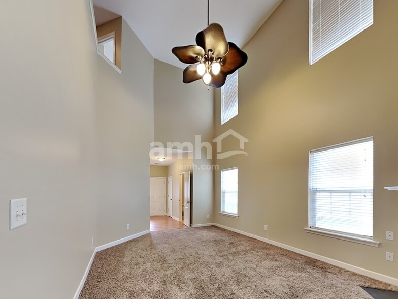 Building Photo - 117 Longford Dr