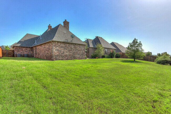 Building Photo - Luxury Living in Rosecreek – 4-Bedroom Home in Deer Creek Schools!