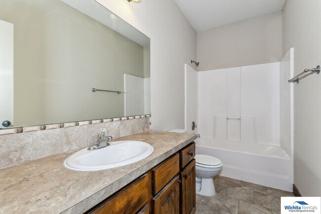 Building Photo - 11716-11718 Crestwood