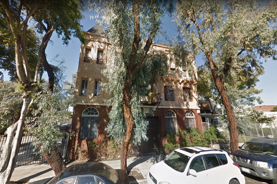 Building Photo - 1117 S Westlake Ave