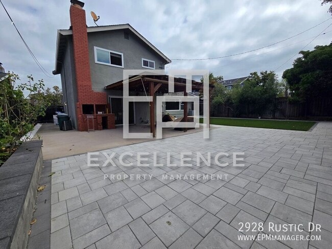 Building Photo - 2928 Rustic Dr
