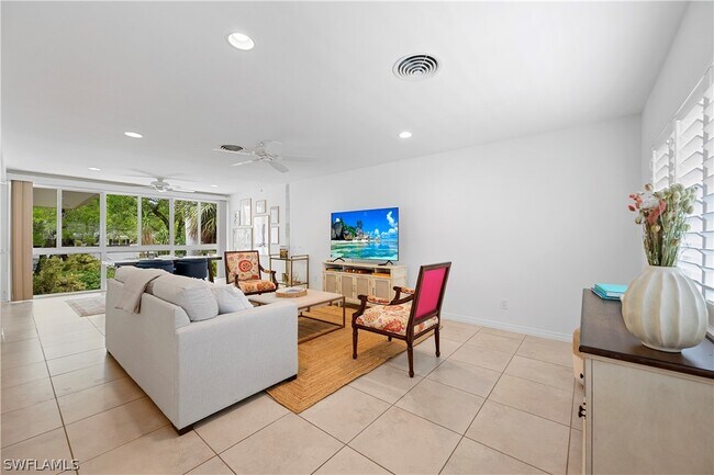 Building Photo - 1340 Crayton Rd