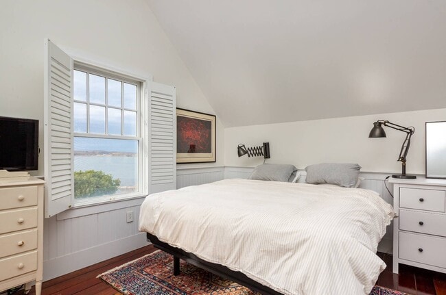 Building Photo - 131 S Edgemere St