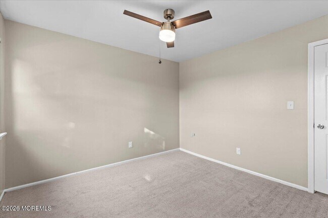 Building Photo - 8 Primrose Ln
