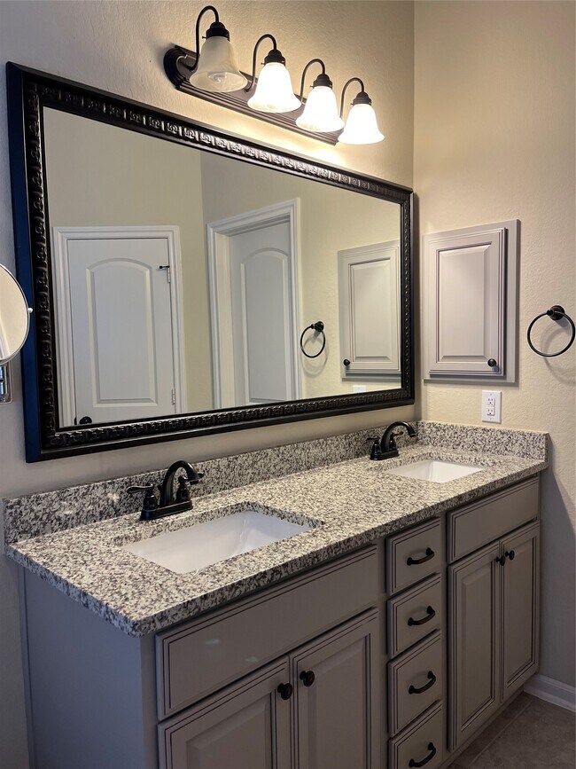 Building Photo - 12250 La Strada St