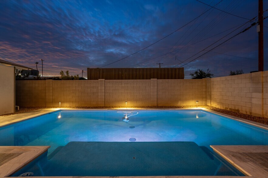 Building Photo - 7902 E Latham St