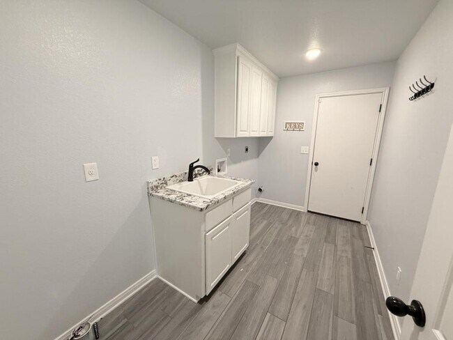 Building Photo - 8301 Grayson Trl