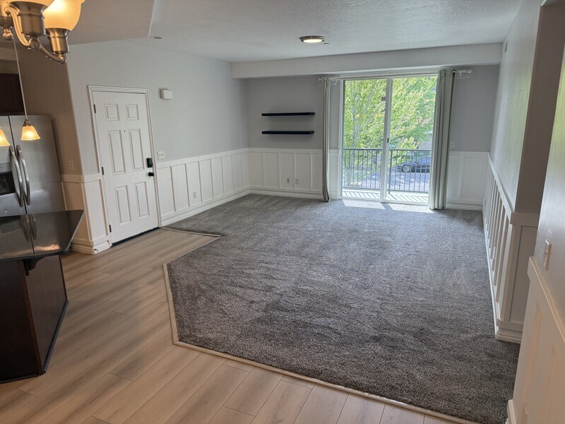 Building Photo - 610 N 400 W