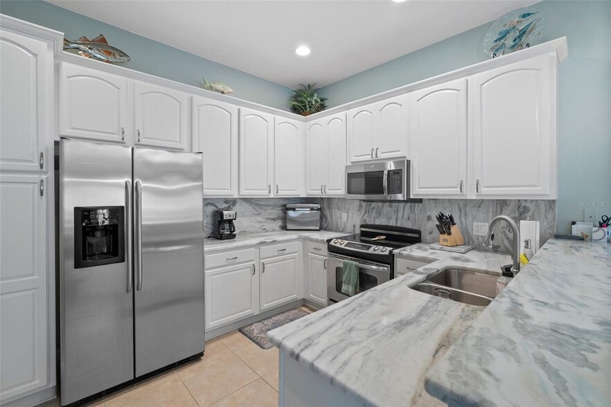 Building Photo - 2121 Burgos Dr