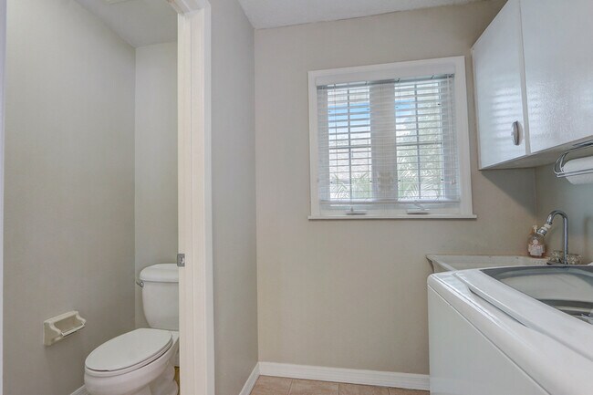 Building Photo - 5281 Jade Cir