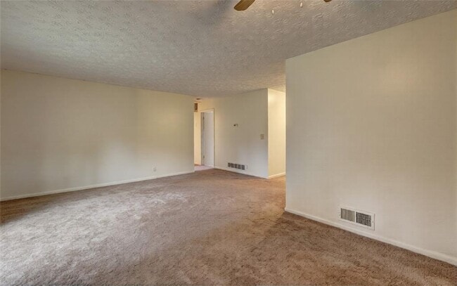 Building Photo - 5805 Singleton Rd