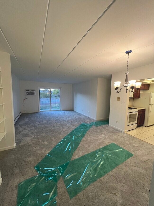 Building Photo - 228 E Bailey Rd