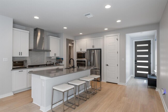 Building Photo - 2224 Nightjar Song Dr