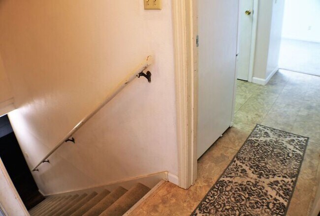 Building Photo - $2,350 | 3 Bedroom, 3 Bathroom House | No ...