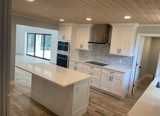 Building Photo - 6101 Deer Run