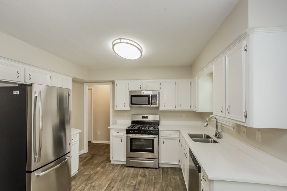 Building Photo - 843 Tall Deer Dr