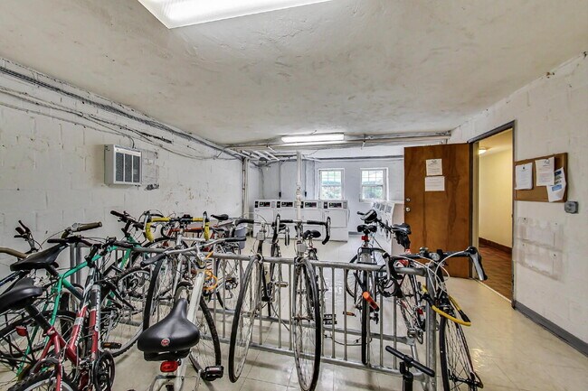 Building Photo - 1303 N Ode St