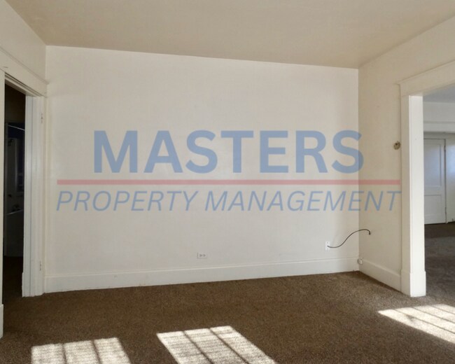 Building Photo - 4113 N Lockwood Ave