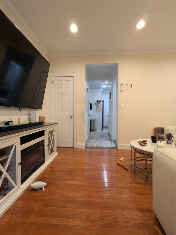 Building Photo - 3352 29th Street, 1F