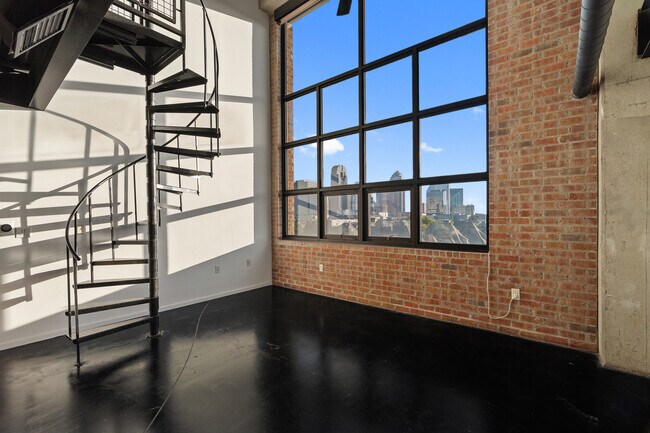 Primary Photo - 3110 Thomas Ave