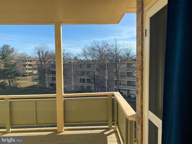 Building Photo - 7101 Donnell Pl