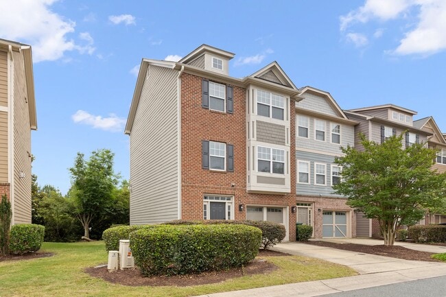 Building Photo - 611 Carlton Commons Ln