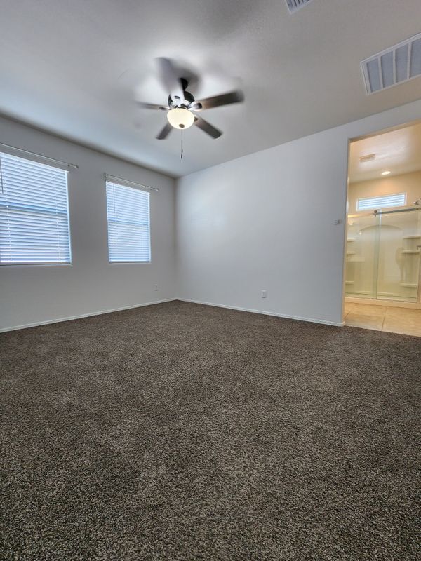 Building Photo - 1058 W Chimes Tower Dr